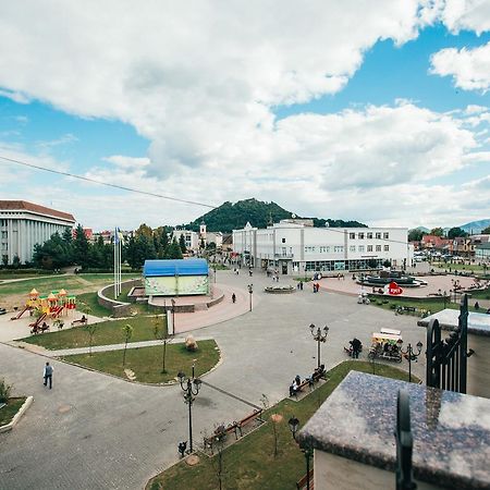 Prince Khust Exterior foto